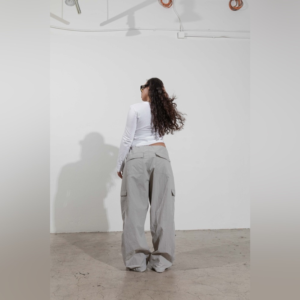 Local European Grey Parachute Cargo Pants Baggy Gorpcore Y2K Dancer Size M/L - Picture 4 of 14
